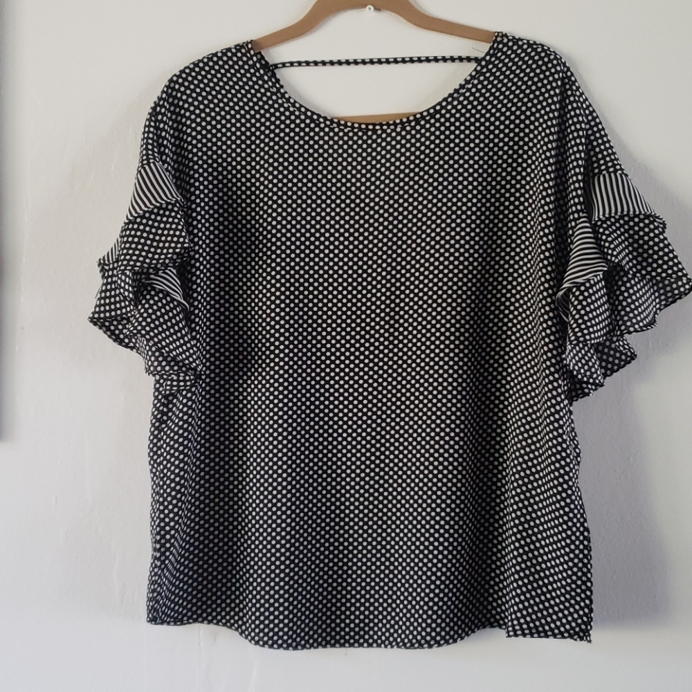 Como Vintage polka dot flutter sleeve blouse